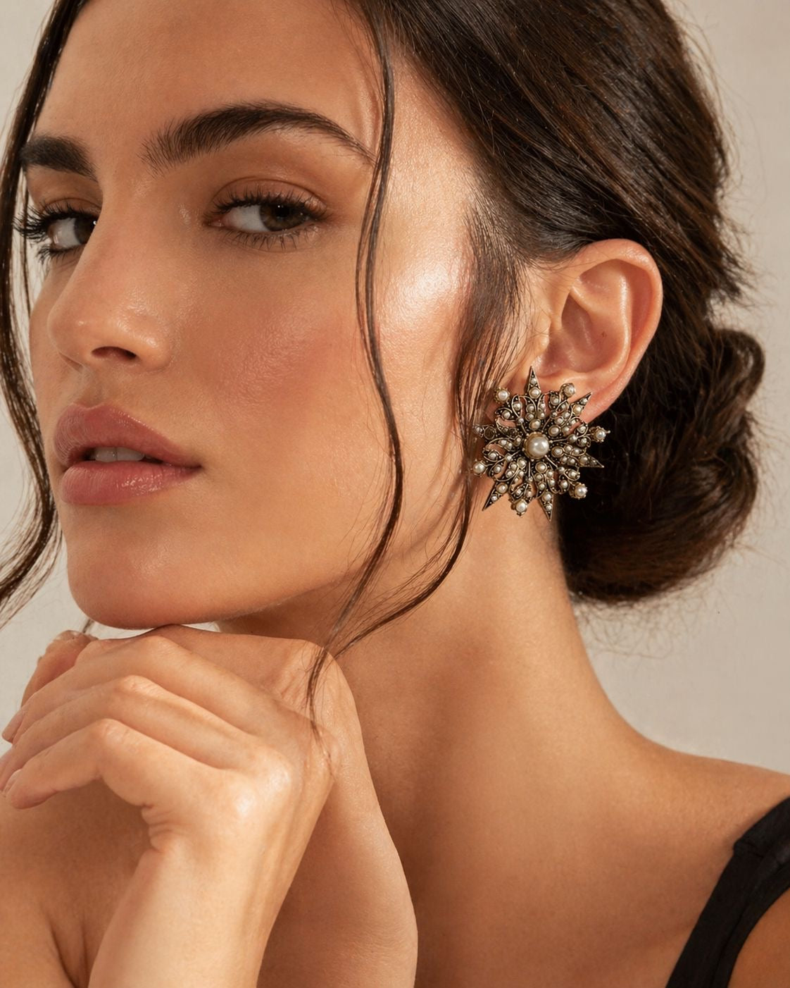 Gardenya Pearl Earrings