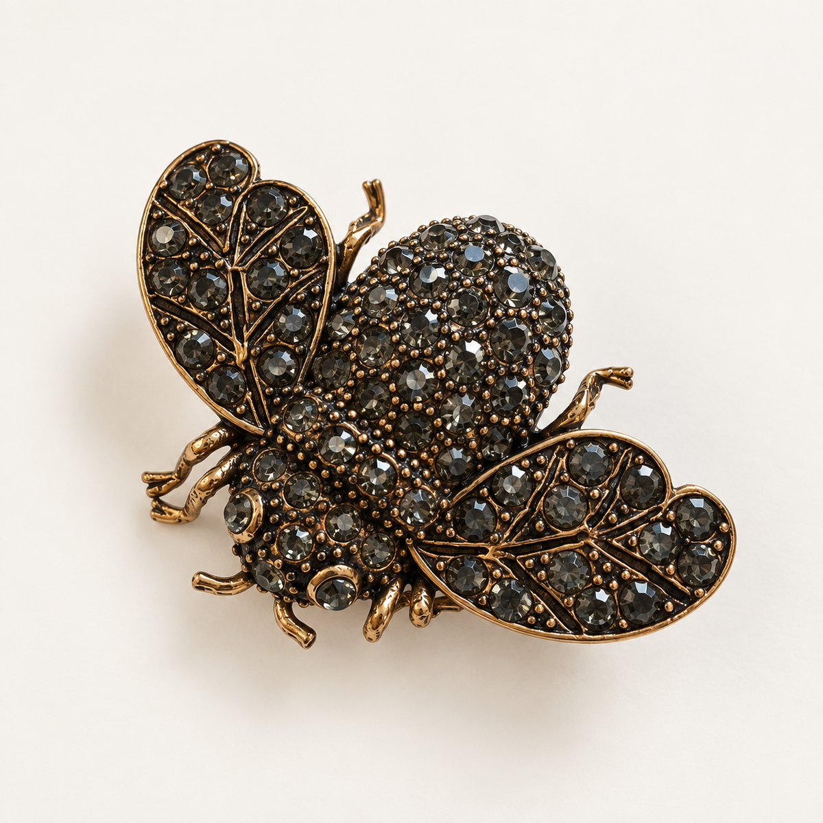 Arı Brooch