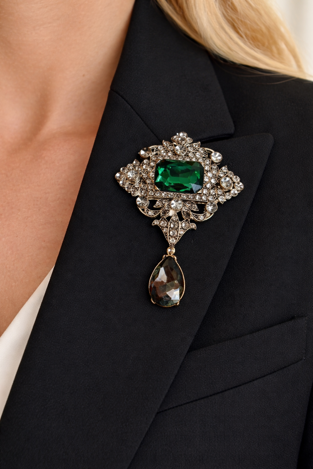 Sultan Brooch