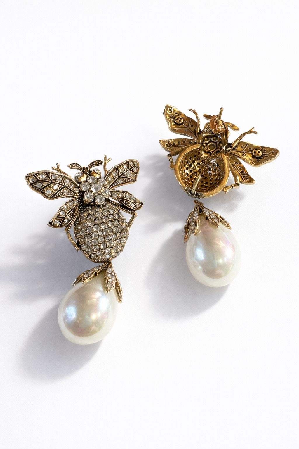 Quenn Bee Earrings with Pearl