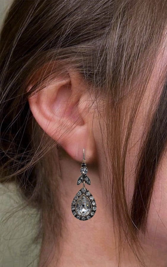 Sallantılı Küpeler