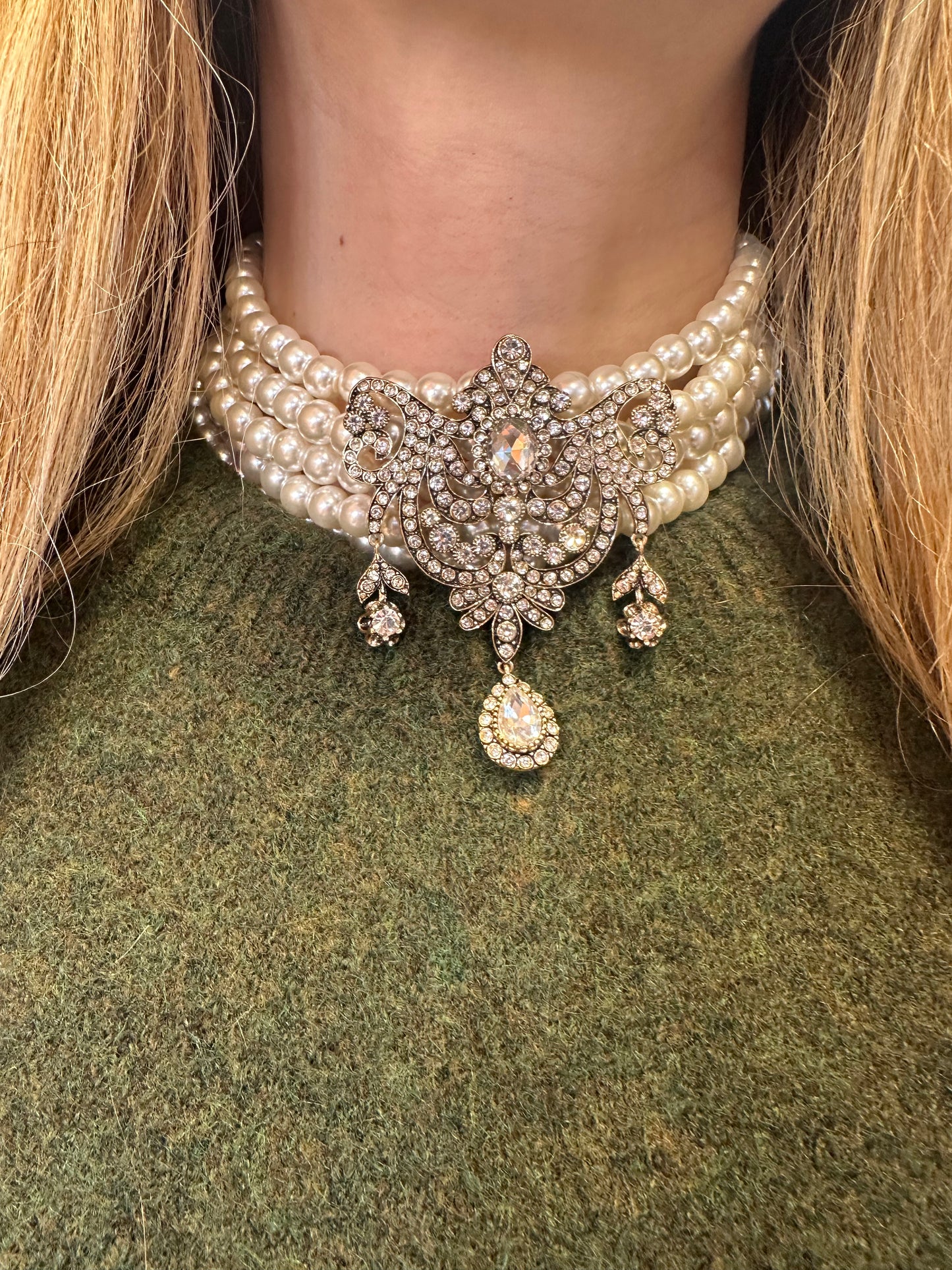 Royal Chocker Necklace