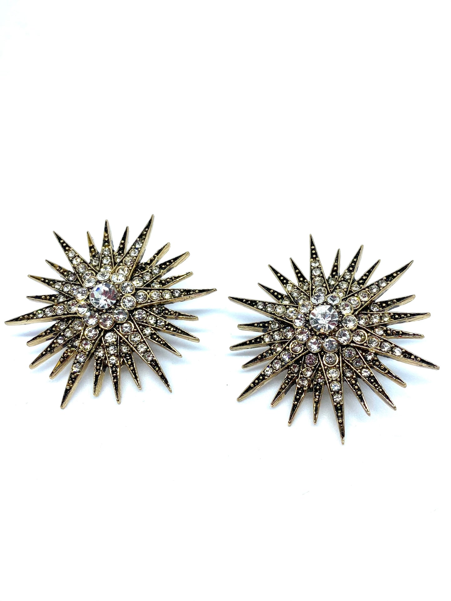 Gök Gürültüsü Küpeleri